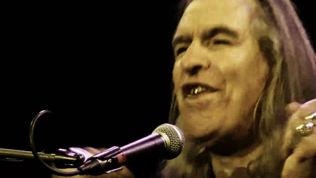 Justin Sullivan   You weren't there New Model Army Surrounded live unplugged