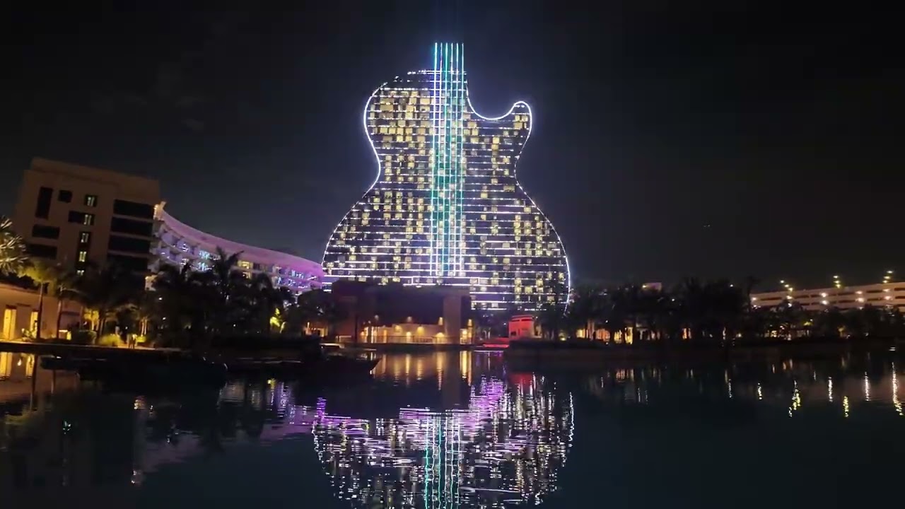 Show de luces Hotel la Guitarra.
