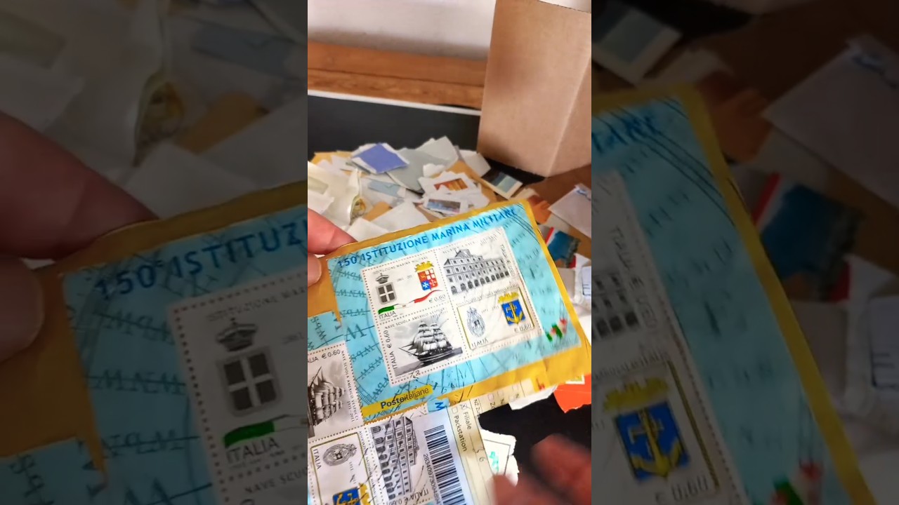 Unboxing und Schatzsuche in einer Kiste mit  moderner Briefmarken Kiloware