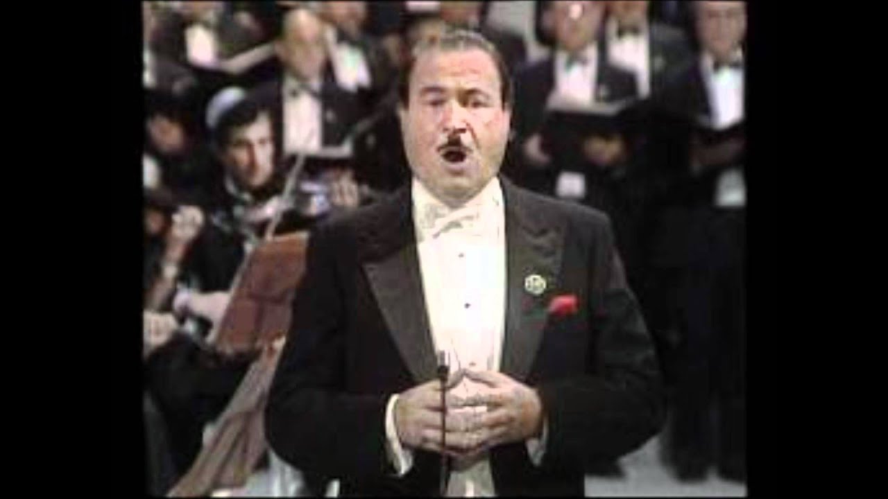 Cantor Moshe Stern - Al Hanissim