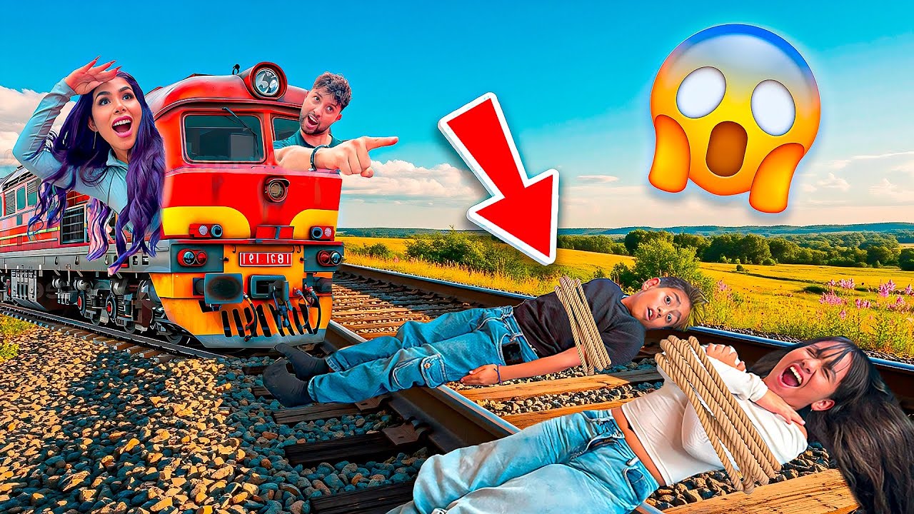 24 HORAS EN UN TREN 🚂 😂 - Alexa Torrex y El Club Uva 