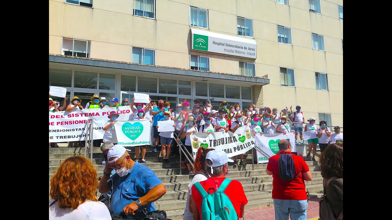 Gran Marcha del pueblo de Trebujena al hospital publico de Jerez en  defensa de la sanidad publica..