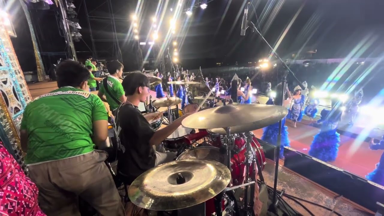 อ.แม็กน้อยร่วมแจม สลับตัวกับ อ.โทนี่มือกลองหมอลำประถมบันเทิงศิลป์