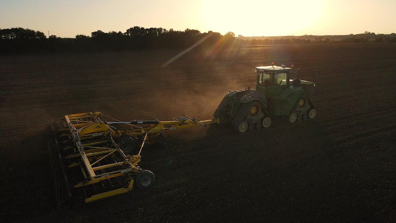 John Deere 9RX - Bednar 10M | Préparation de semis au COUCHER DE SOLEIL in France 🇫🇷
