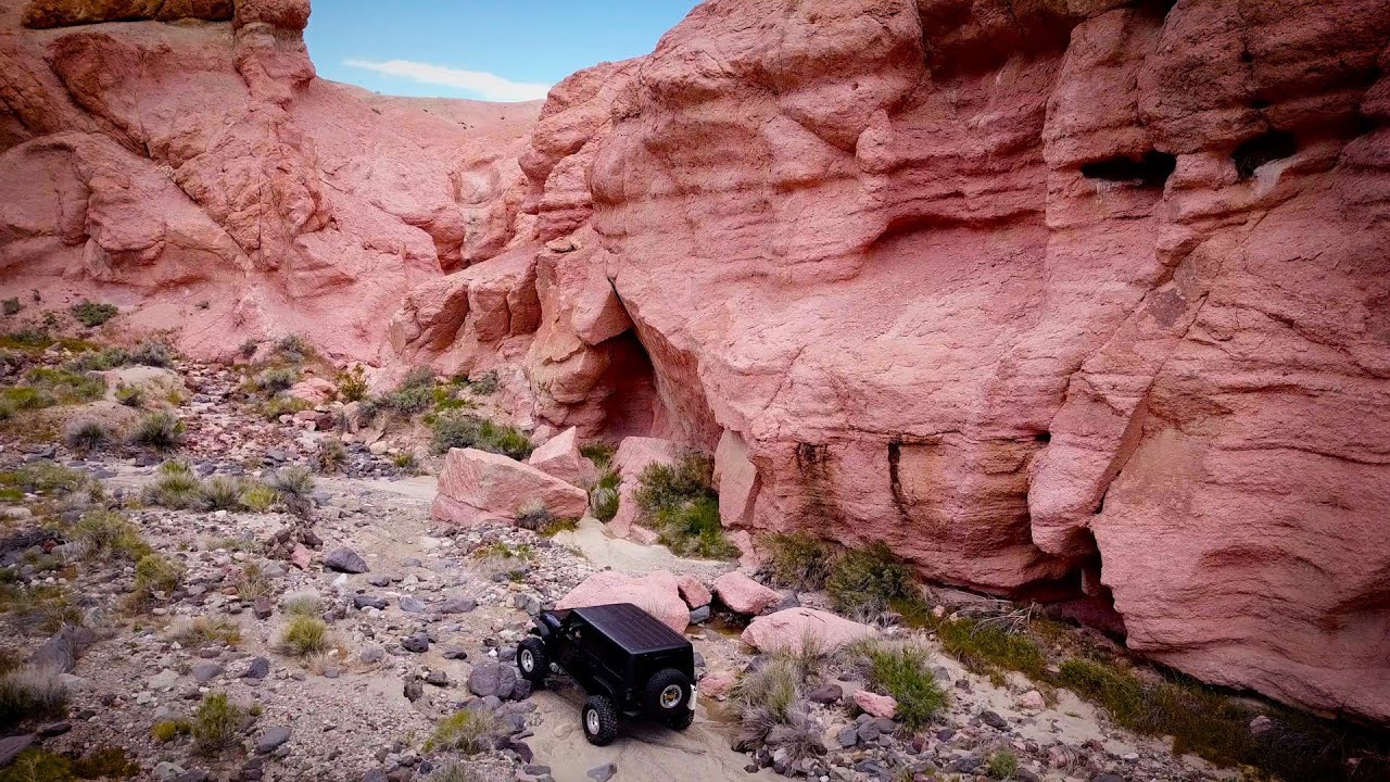 Jeep run up Last Chance Canyon to explore the Burro Schmidt Tunnel