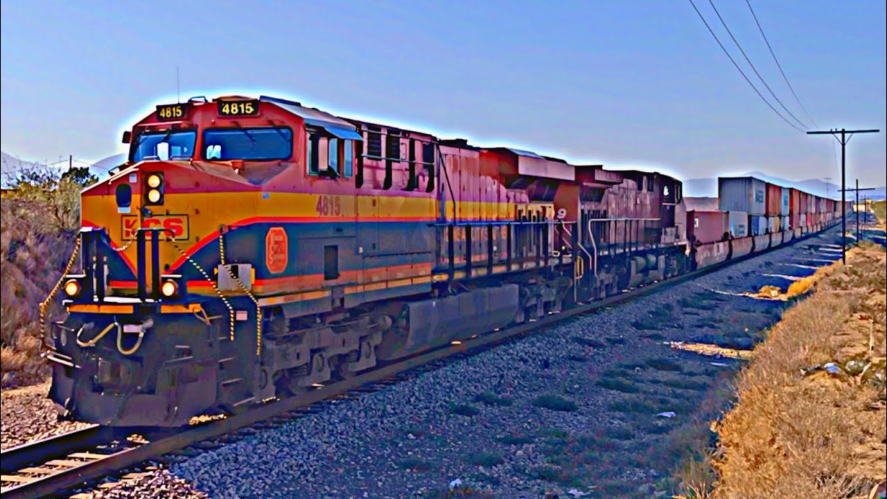 Locomotoras KCS 4815, & CP 8609,🚂🔥 llevando el M293 pasando la Línea B, Nuevo León 