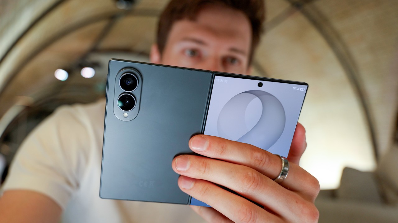 I Tried the Galaxy Z-Fold8!