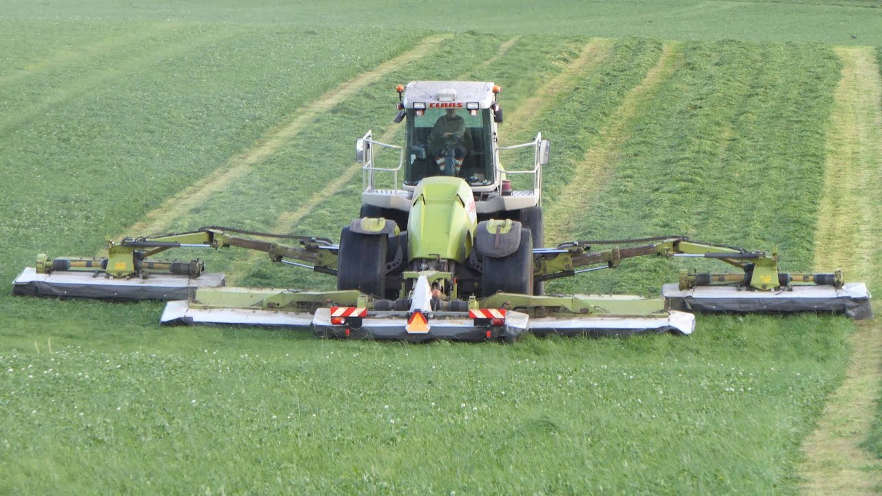 Claas Cougar 1400 | World's Biggest Self-Propelled Mower - 14 Meters Wide