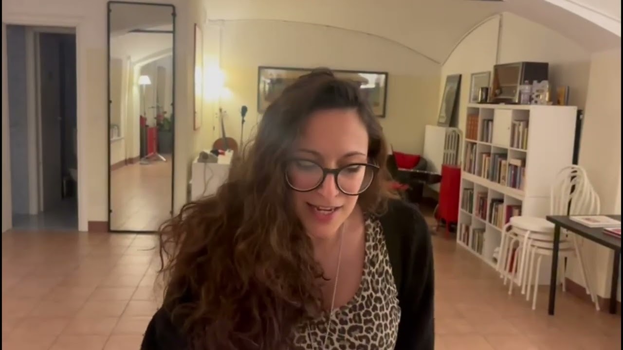 L'isola degli scrittori - Voce di Marta Di Miceli / Musica e testo di Claudio Secci
