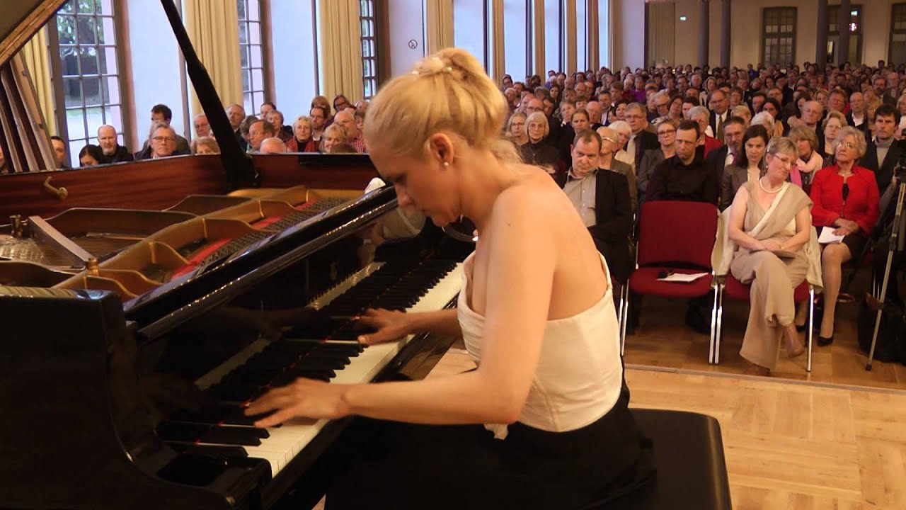 Frédéric Chopin - Nocturne in F major, Op. 15, No. 1 - by Aleksandra Mikulska