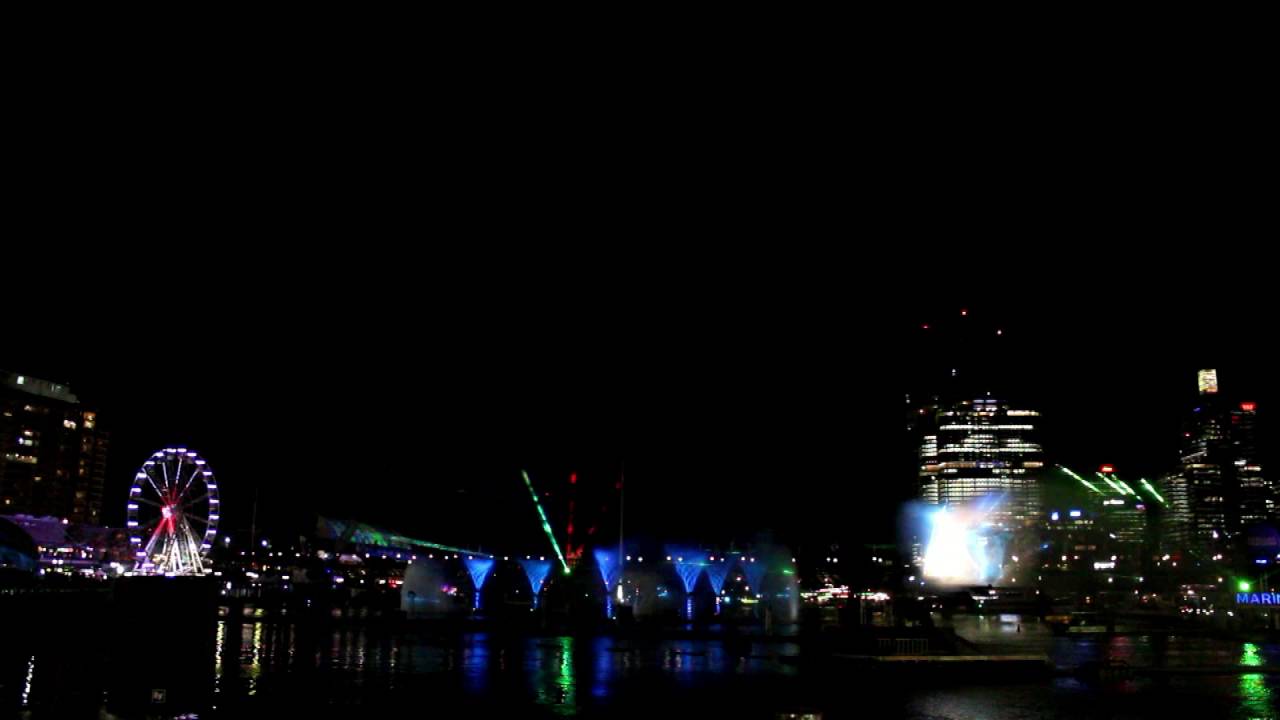 Vivid Sydney 2016 Laser Water Theatre & Fireworks 7pm - 27 May
