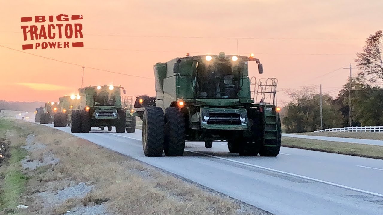 John Deere S780 Combines On the Move in Soybeans