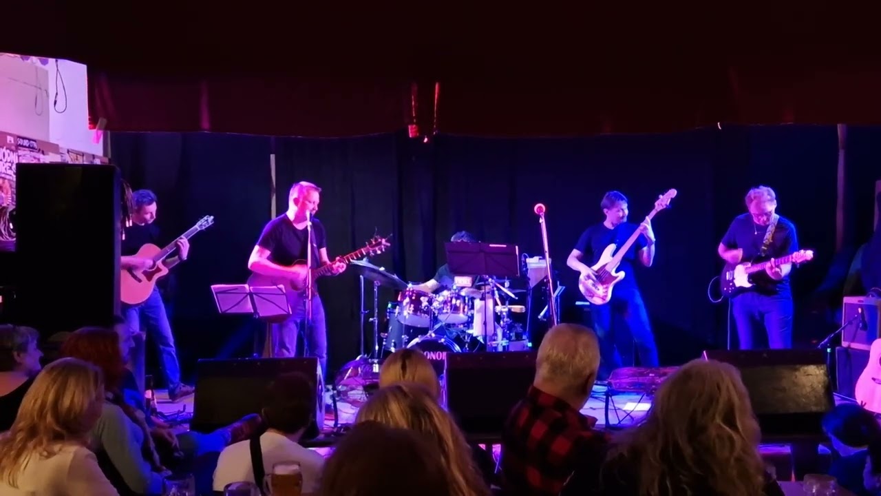 18 Sultans of Swing