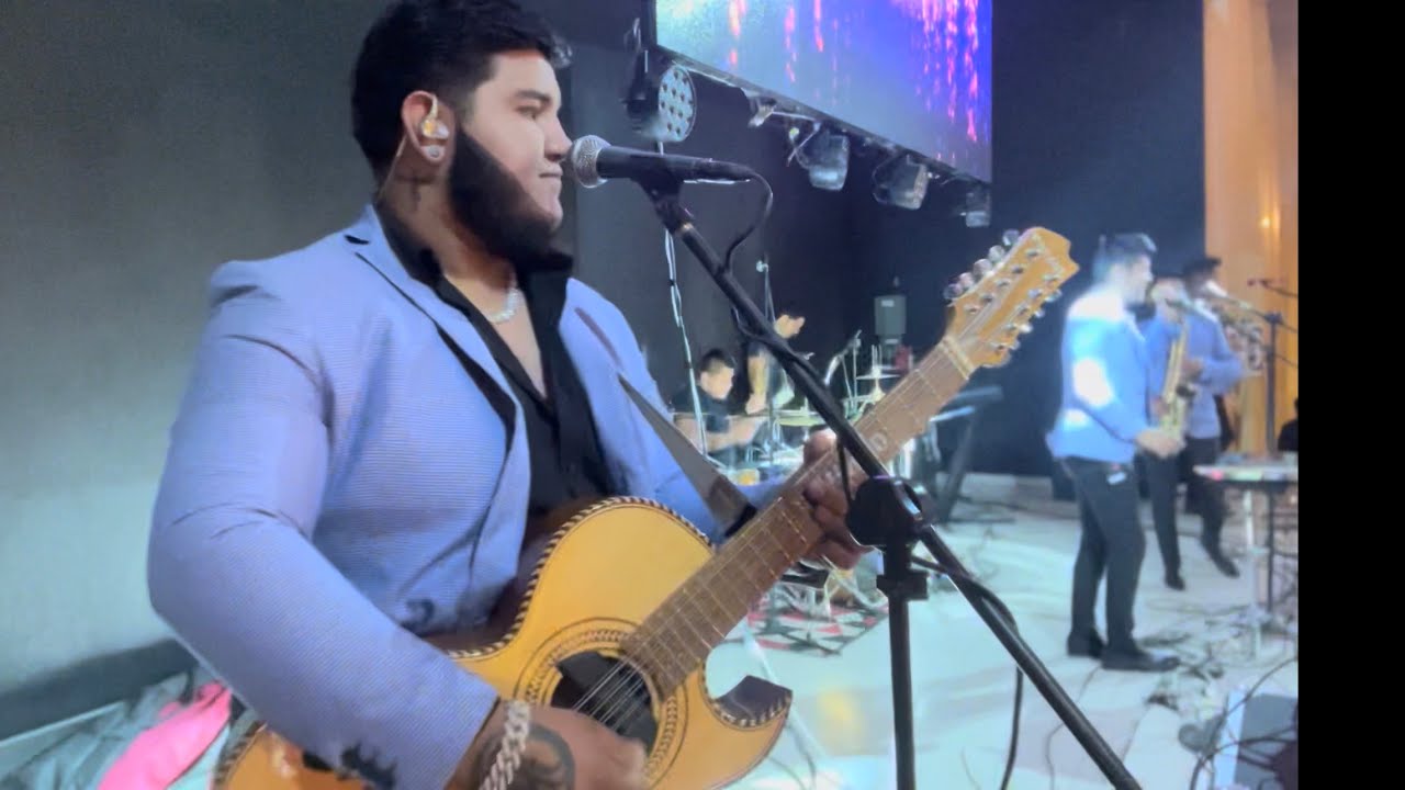 Adryan Moreno - 10 Kilómetros / Te He Prometido - Principez De La Música Norteña (Bajo Quinto)