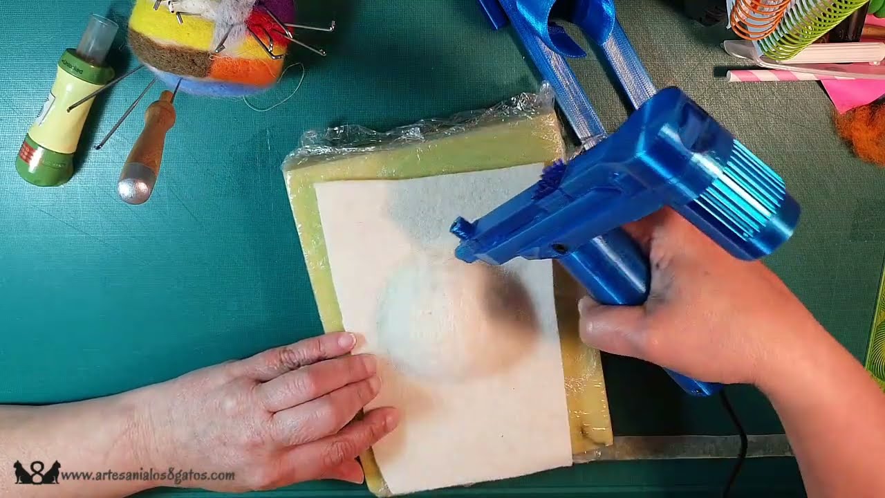 Demostración Máquina de fieltro seco con aguja /single needle felting machine test