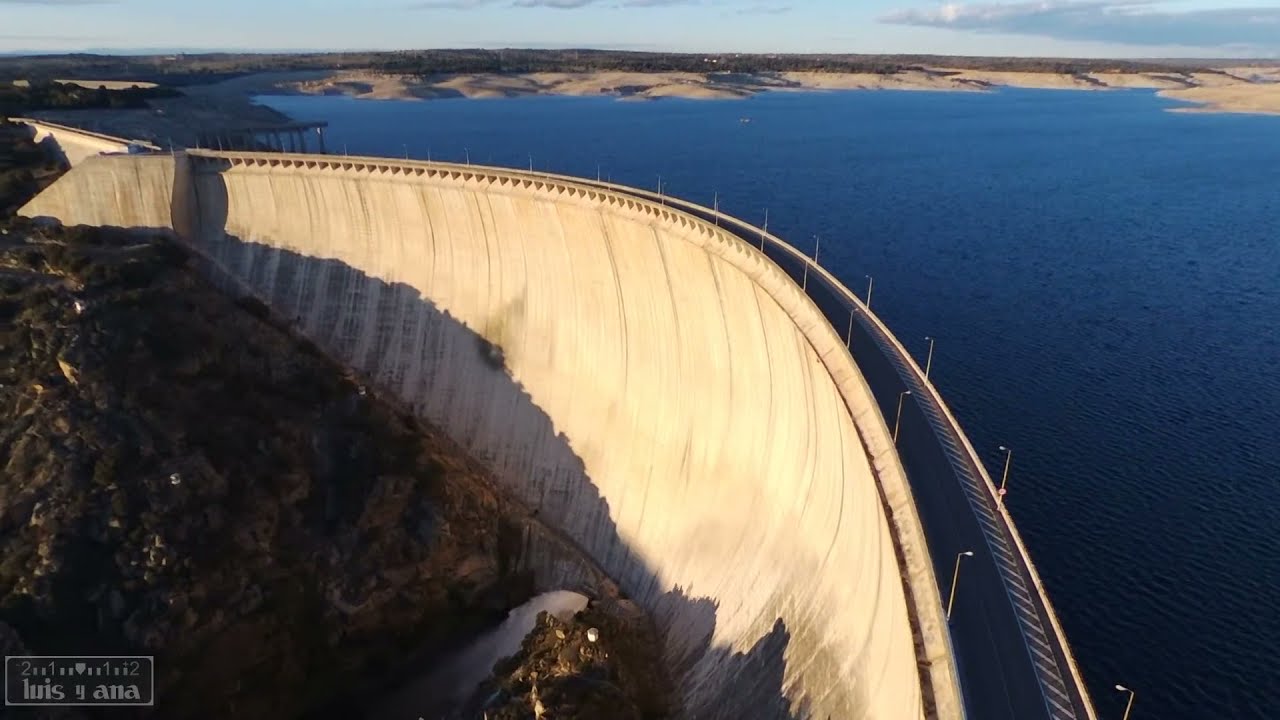A vista de dron: Presa de Almendra