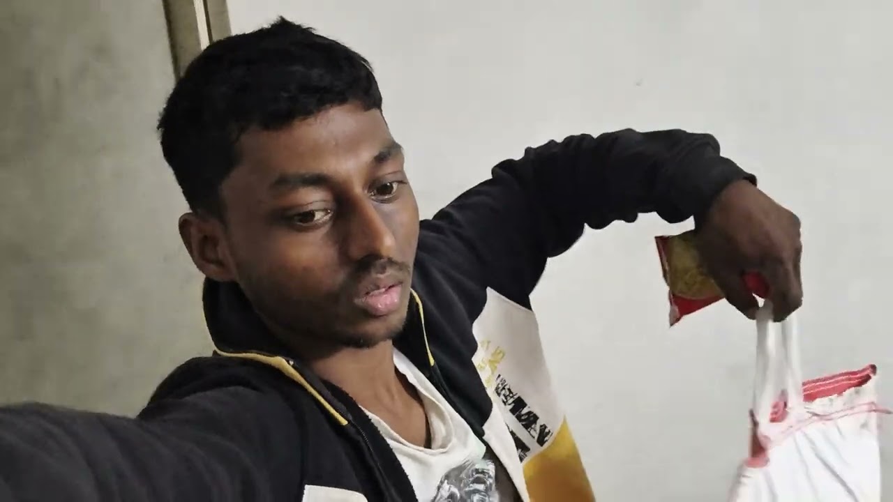 Aata leke aaya 
