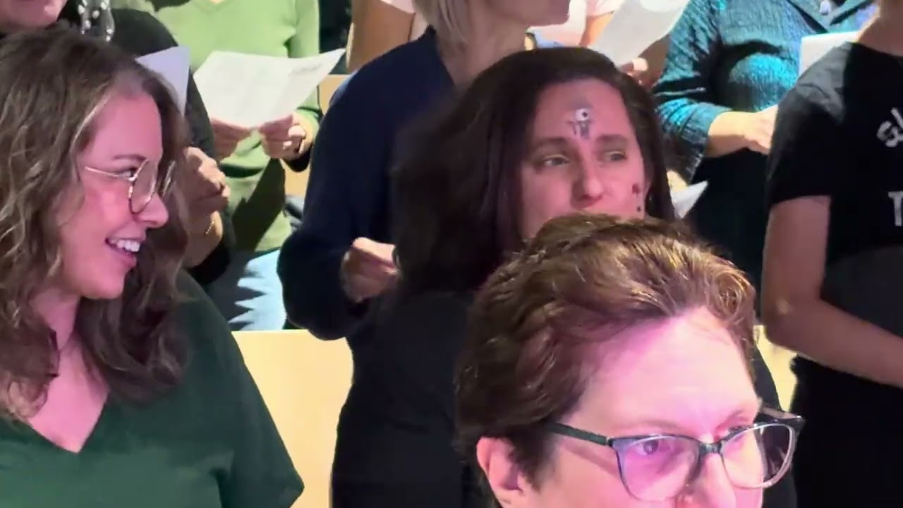 PopUp Broadway sings 