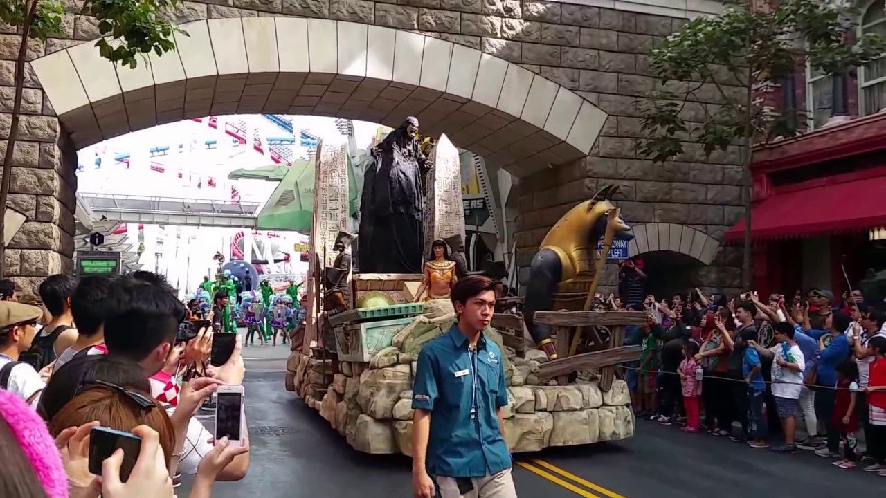 Hollywood Dreams Parade - Universal Studios Singapore