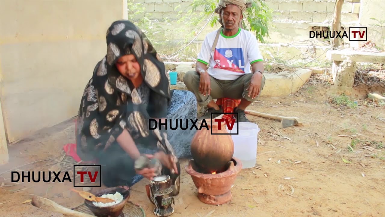 Naag cirwayn oo ninkeeda badar ka boobaysa