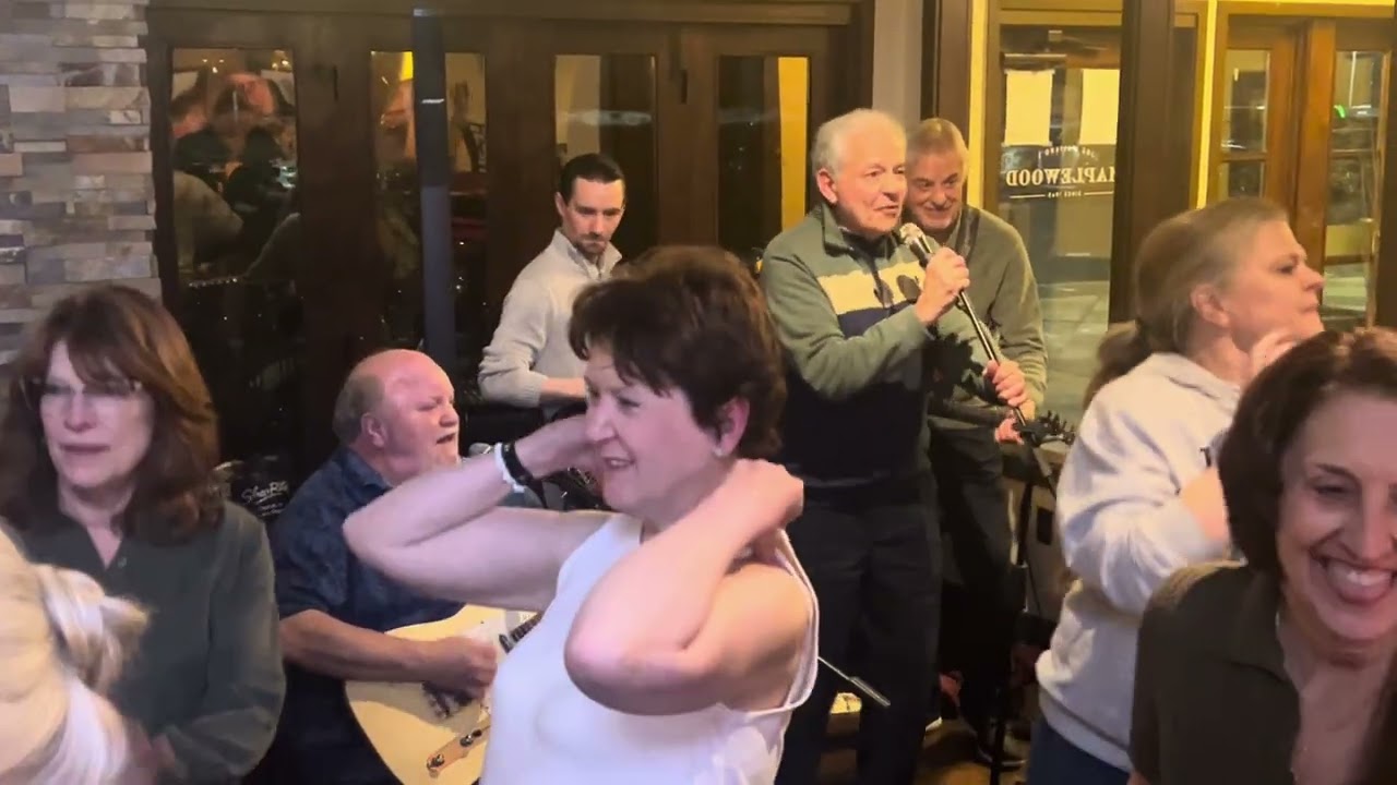 32  Roadhouse Blues