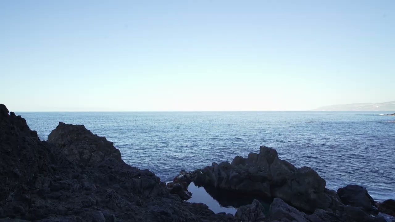 30 Min Atlantic Vibes | 4K Ocean Rocks & Surfers | Relaxing Piano | Living Wallpaper