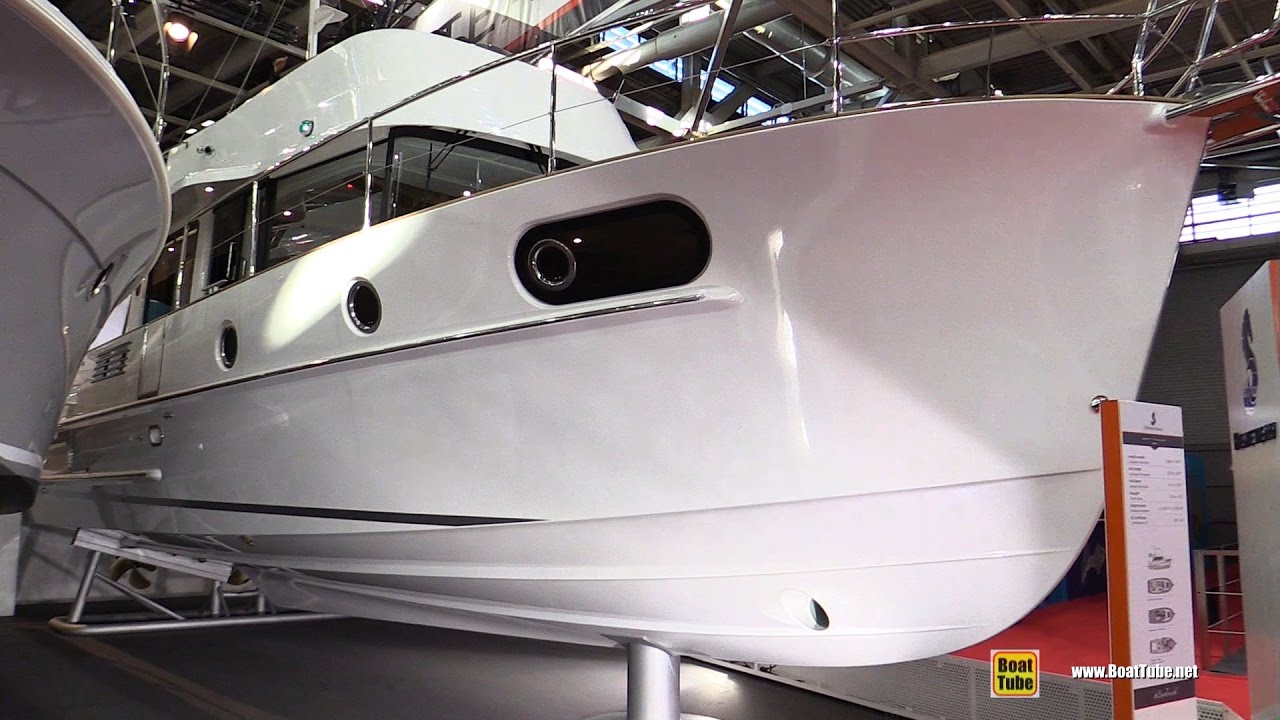 2017 Beneteau Swift Trawler 44 - Deck and Interior Walkaround - 2016 Salon Nautique Paris