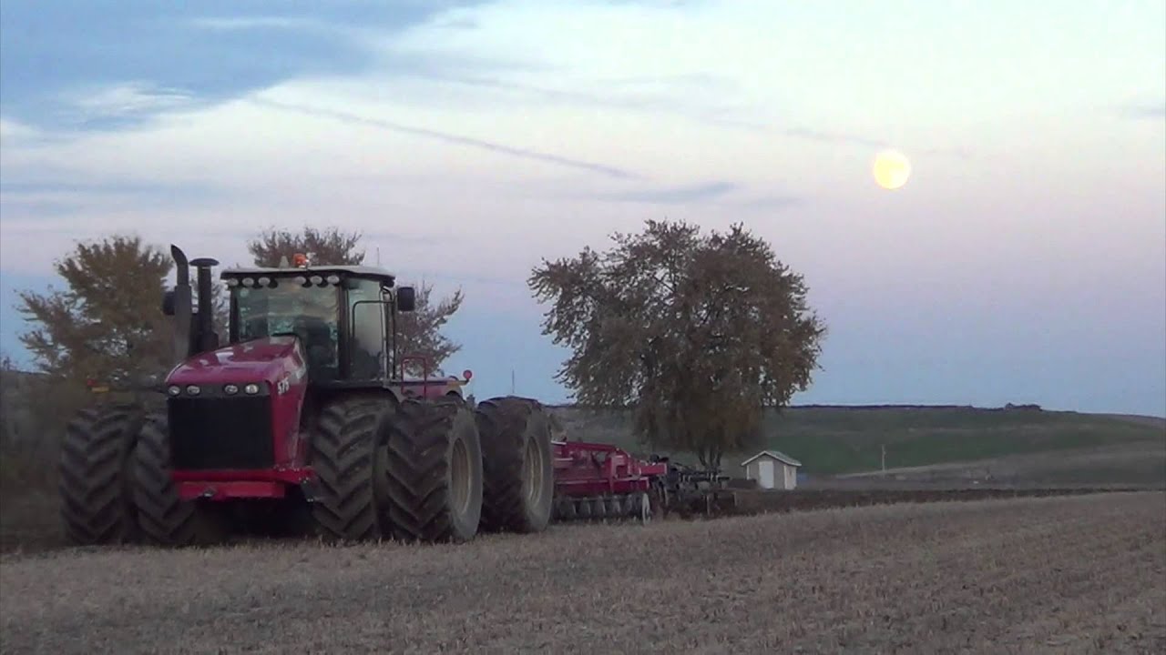 Versatile 575 Tractor pulling a Krause Dominator near Wakarusa Indiana