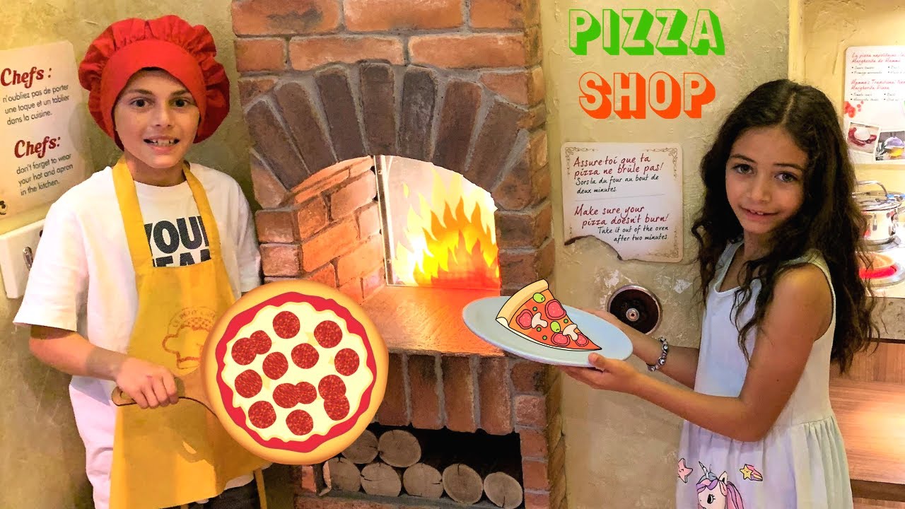 Heidi play with Giant Kitchen Cooking Food Toys