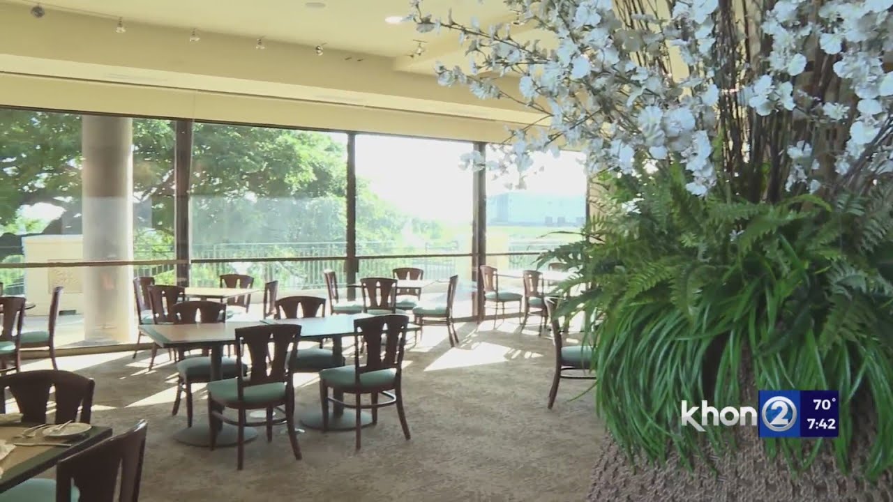 Learning the art of fine dining at Leeward Community College