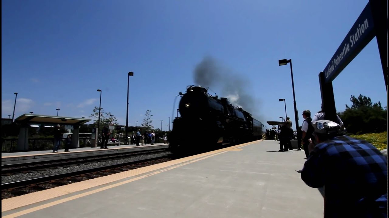 Santa Fe 4-8-4 Steam Locomotive #3751 High Speed Pass in 1080p
