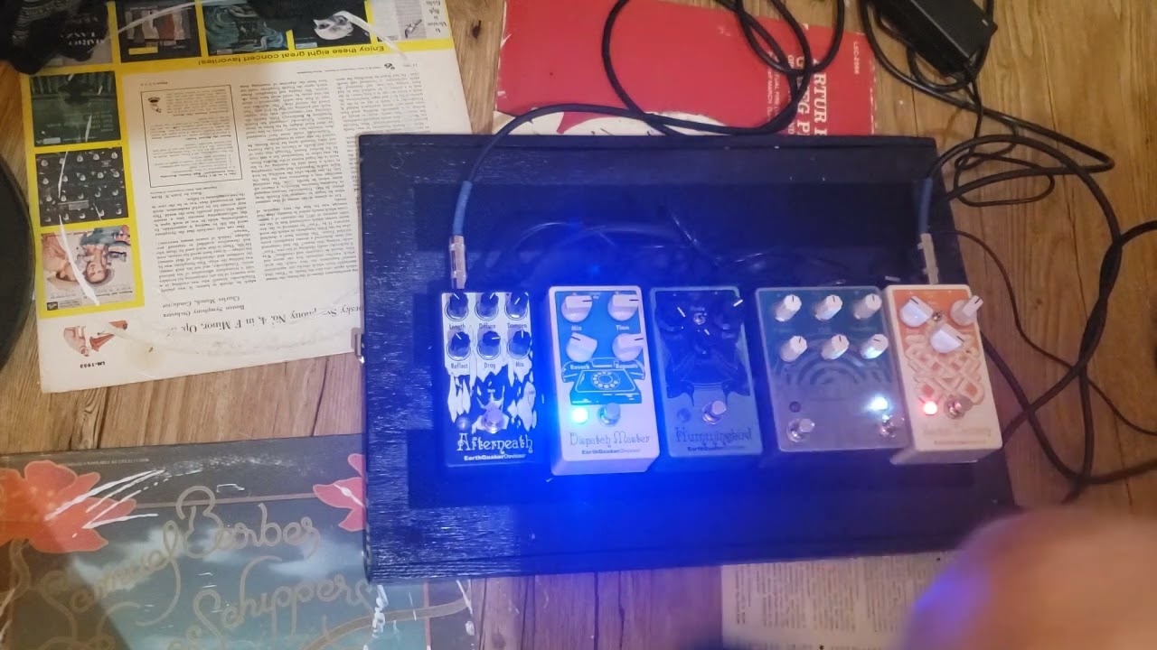 Strange Ambient Music with Several Earthquaker Devices and Electric Kora
