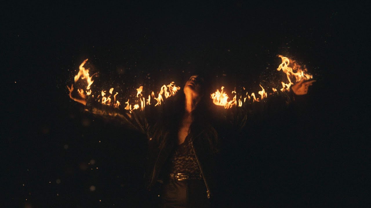 Marie Davidson & L’Œil Nu - 'Back To Rock' (Official Video)