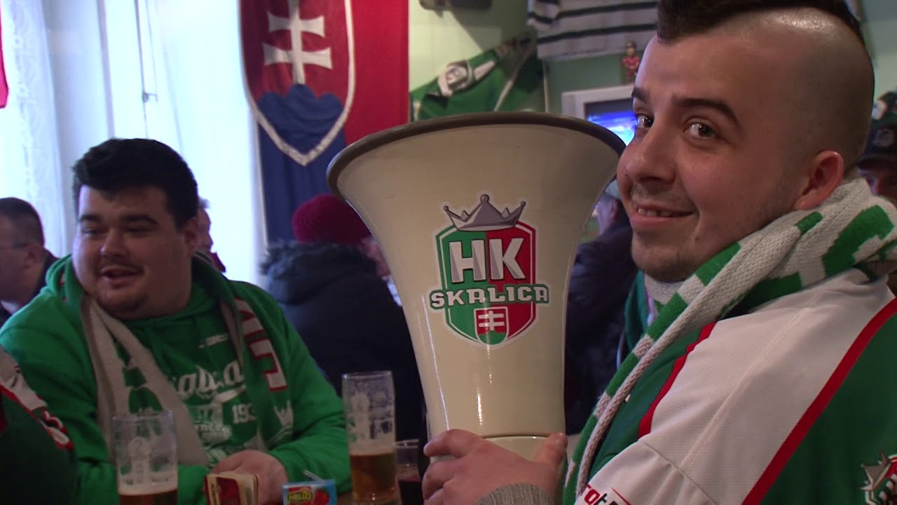 Fanklub Hokejového klubu Skalica nemôže chýbať na žiadnom zápase doma, ba ani na štadióne súpera