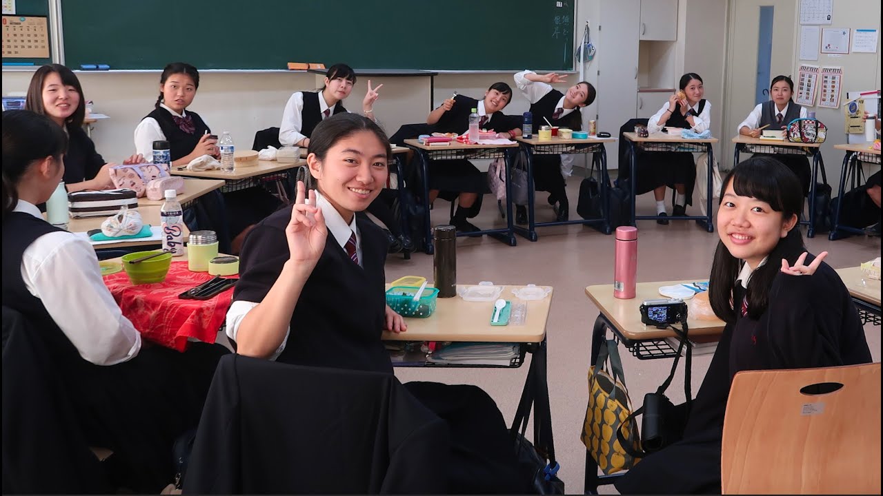Une journée dans un lycée pour filles au Japon