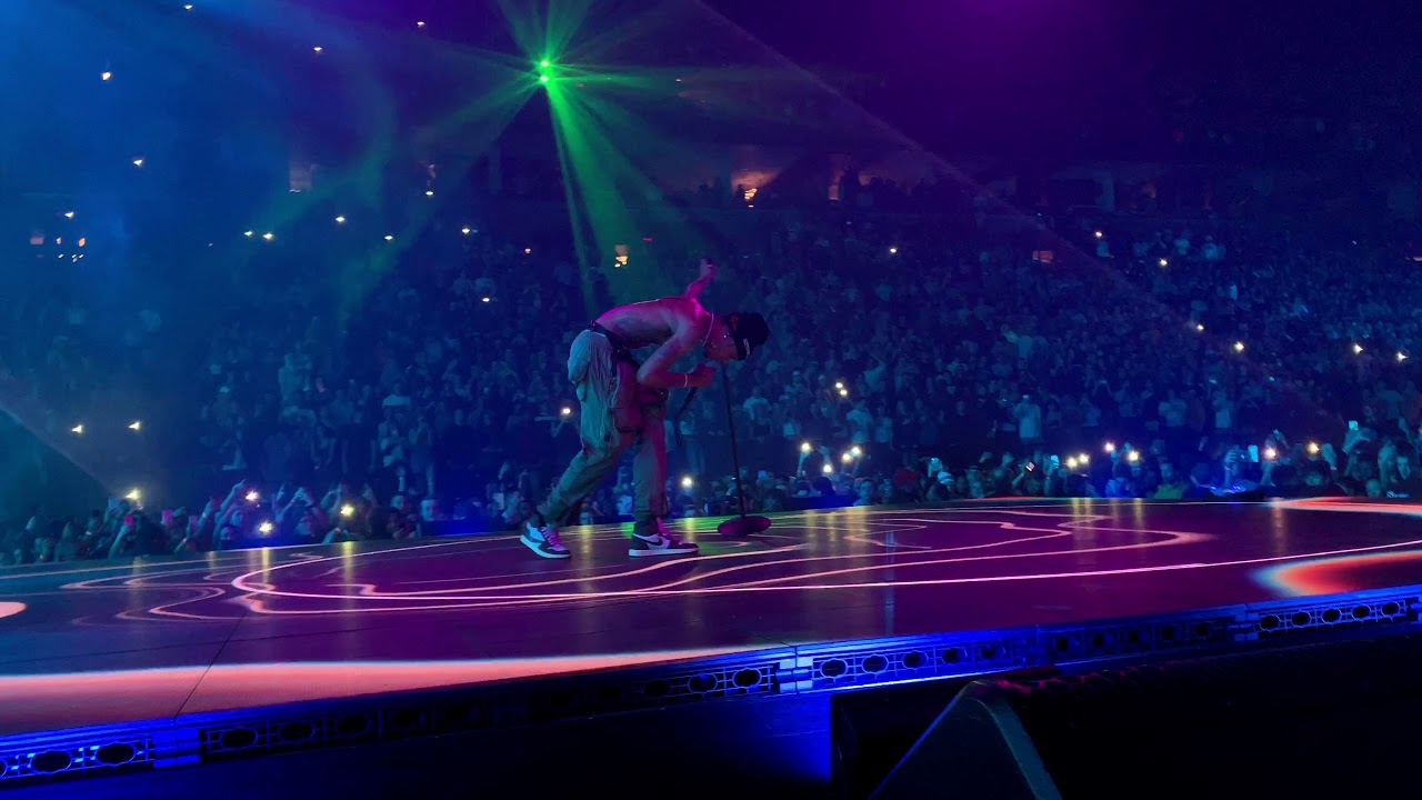 Travis Scott - Drugs You Should Try It FRONT ROW live ASTROWORLD TOUR