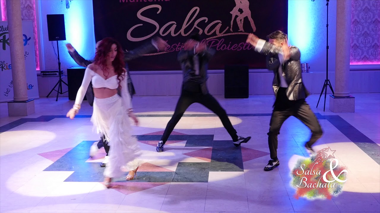 ⭐ Carla Voconi & Glam Mambo ⭐ Salsa Show [Pare Cochero - Charanga Habanera]