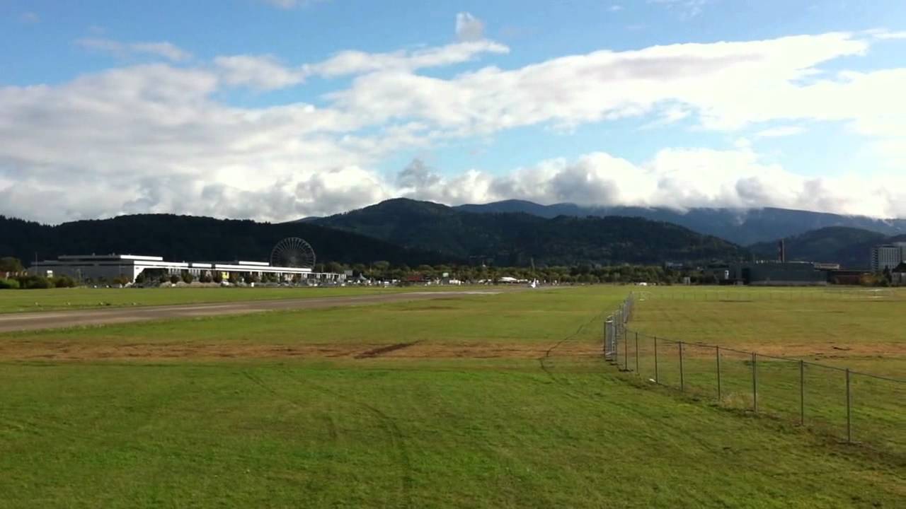 Start eines CitationJet 3 vom Flugplatz Freiburg.