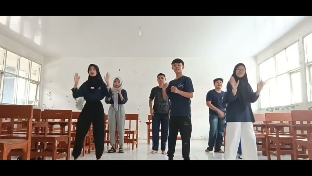 SHS: Praktek Senam Aerobik💃🏻✨ Kelompok 5 (X4)