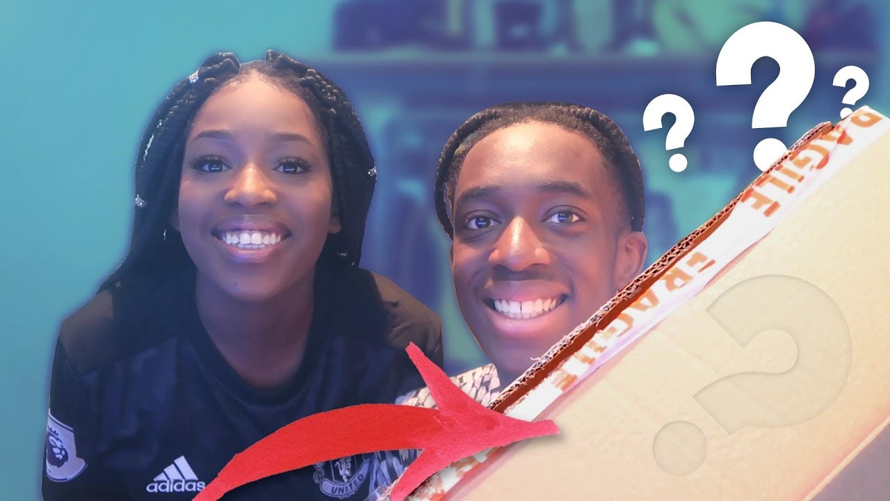 WHAT'S IN THE BOX?? WITH MY SISTER!!