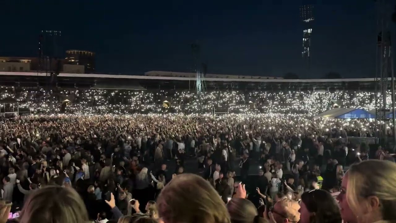 Robbie Williams - Spies (live) Stadion, Stockholm 7 august 2025