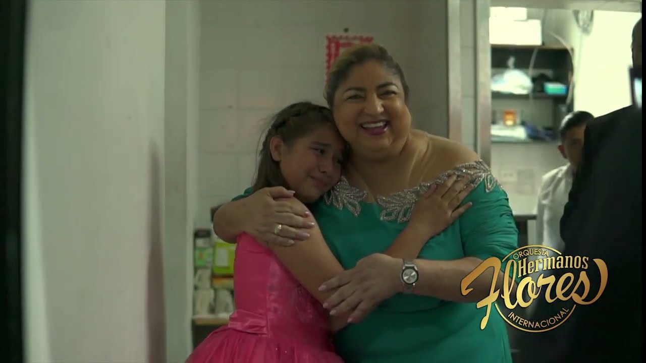 Una noche especial: Estrellita en la casa de Los Hermanos Flores.