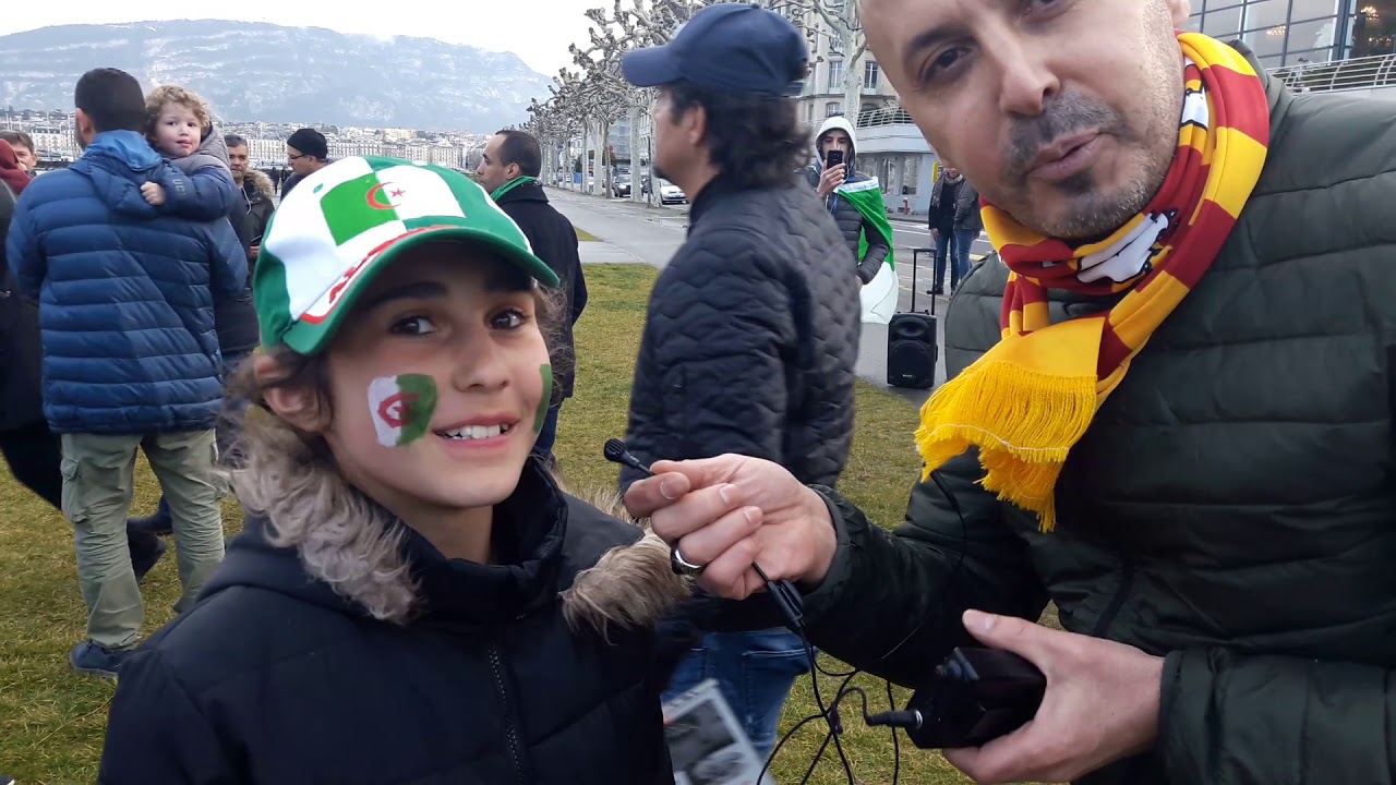 Manifester pour l'Alg&eacute;rie &agrave; Gen&egrave;ve par une petite alg&eacute;rienne