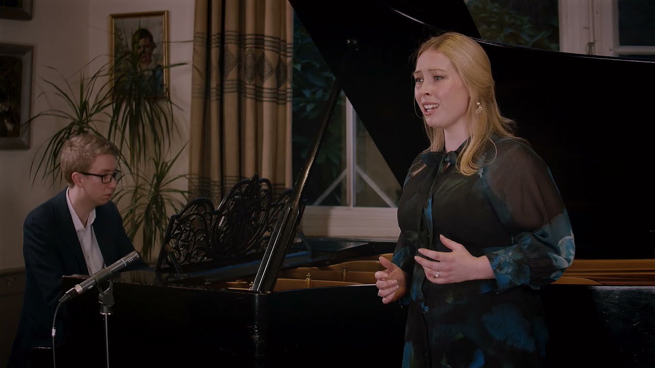 Britten: Turn of the Screw, Tower Scene, The Governess - Katherine Crompton, Soprano
