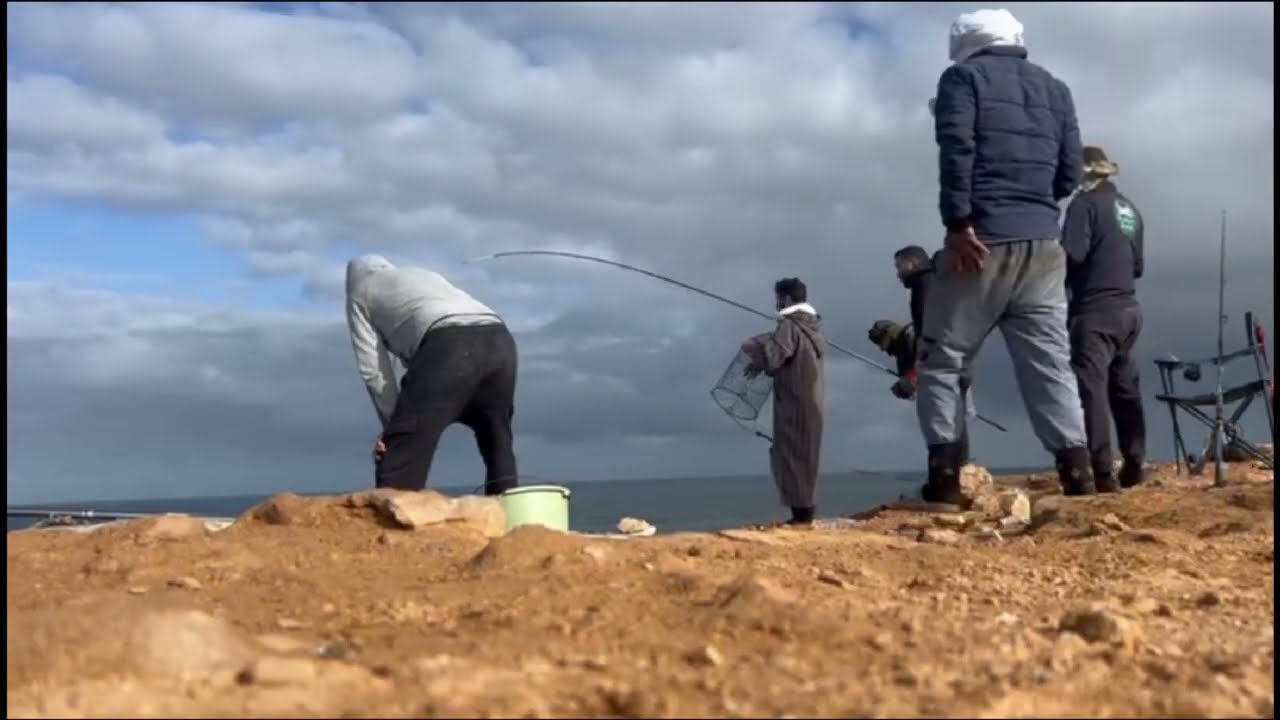 متعة الصيد بالقصبة من اخطر الاماكن ،مغامرت شيقة .