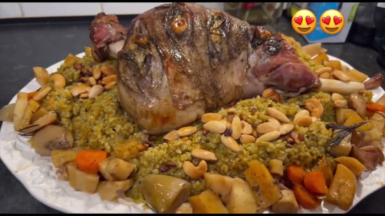 فخد خروف مشوي بالفرن  مع الفريكة بطريقة بسيطة ونكهة لذيذة جدا لأهم المناسبات,, Oven-roasted lamb leg