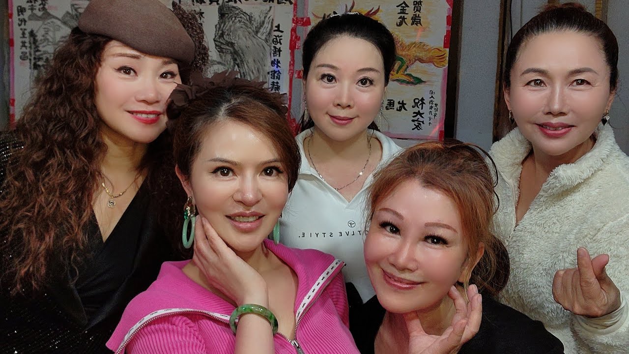 「小紅小紅歌坊」油麻地假期閞正在直播！