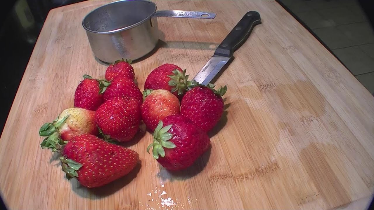 Strawberry Balsamic Vinaigrette Salad Dressing