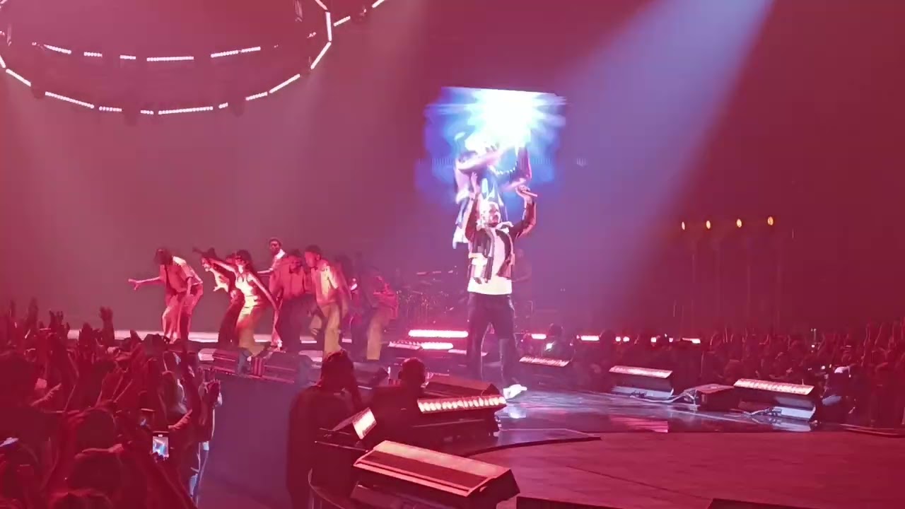 LIVE @zénithamiens LE 08//10/2023 "EPICENTRE TOUR"  "Parce que c'est toi" 