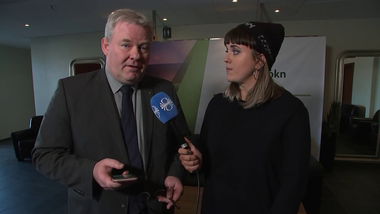 Berglind gr&iacute;pur &ouml;kumenn gl&oacute;&eth;volga: Fr&eacute;ttir Vikunnar me&eth; Atla Fannari og Berglindi Festival